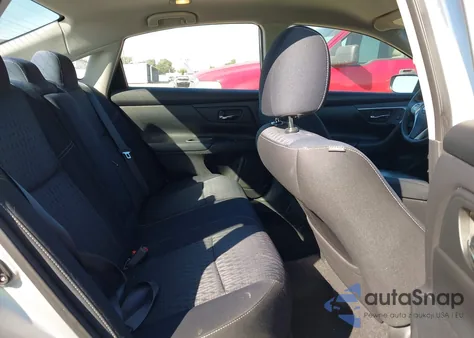 2016 Nissan Altima 2.5/2.5 S/2.5 Sl/2.5 Sr/2.5 Sv из США, поврежденный, VIN 1N4AL3AP8GC225323